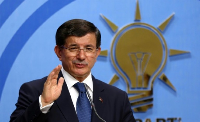 Istanbul (AFP). Turquie : le Premier ministre rend son mandat pour former une coalition 