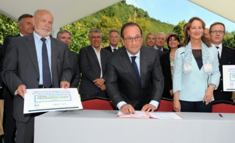 Le Bourget-du-Lac (France) (AFP). COP 21: Hollande fait monter la pression, évoquant une catastrophe en cas d'échec  