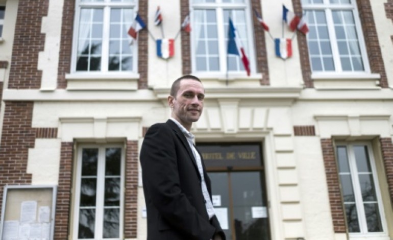 Versailles (AFP). Commissariat contre mosquée: la justice suspend le projet du maire FN de Mantes-la-Ville