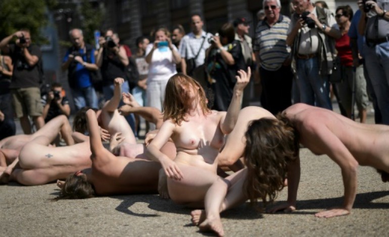 Bienne (Suisse) (AFP). Un festival de nudité dans le bastion de l'horlogerie suisse