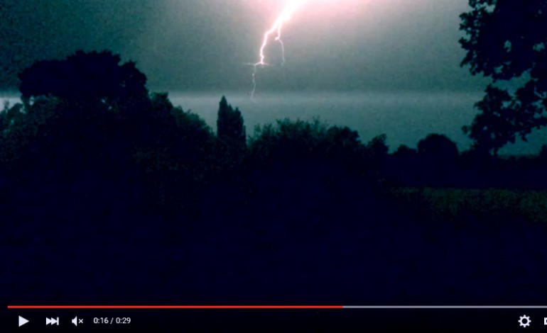 Orages dans la Manche, nuit agitée - VIDEO