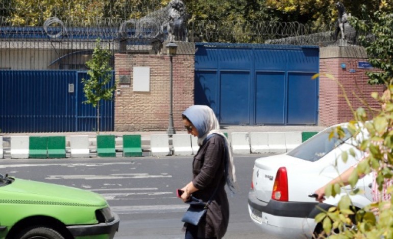 Téhéran (AFP). Hammond rouvre l'ambassade britannique à Téhéran