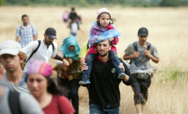 Miratovac (Serbie) (AFP). Des milliers de migrants tentent de rejoindre l'UE par la Macédoine et la Serbie