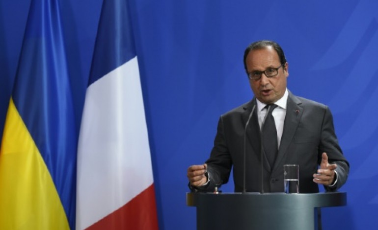  Paris (France) (AFP). Thalys: Nous devons nous préparer à d'autres assauts, affirme Hollande 