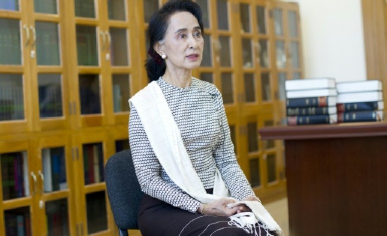 Napyidaw (Birmanie) (AFP). Birmanie: Suu Kyi certaine de remporter les élections si elles sont libres 