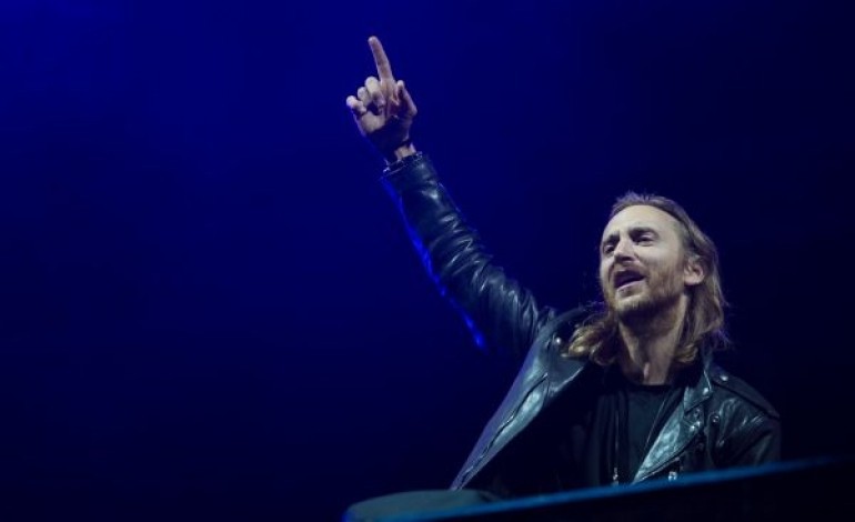 David Guetta de retour au nouveau "Queen" en star mondiale des DJ