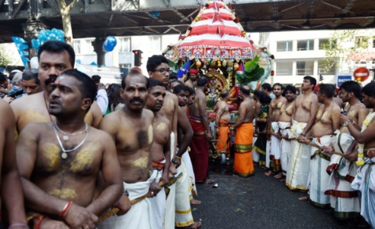 Paris (AFP). Chars et offrandes à la spectaculaire fête hindoue de Ganesh à Paris