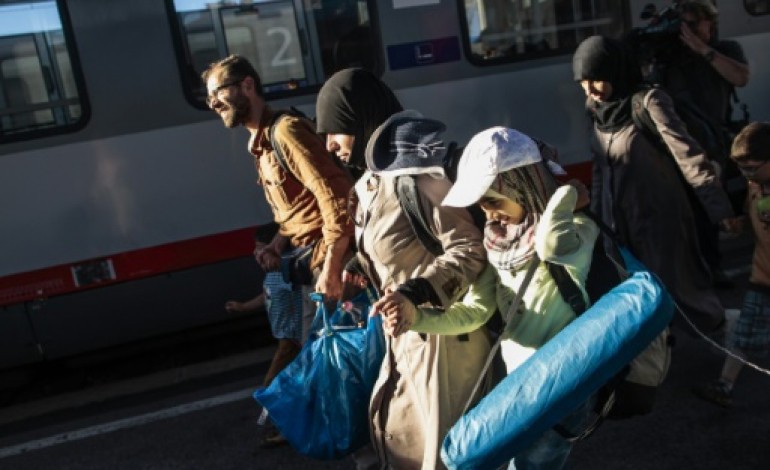 Vienne (AFP). Autriche: 3.650 migrants arrivés à Vienne lundi, record pour une journée