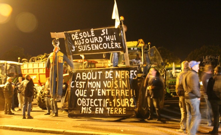 Manifestation des agriculteurs : les tracteurs de la Manche sur la route dès ce soir