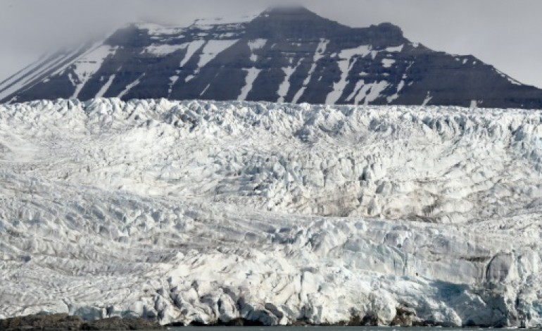 Ny-Alesund (Norvège) (AFP). Climat: les glaciers du Spitzberg engagés dans une folle course vers les fjords