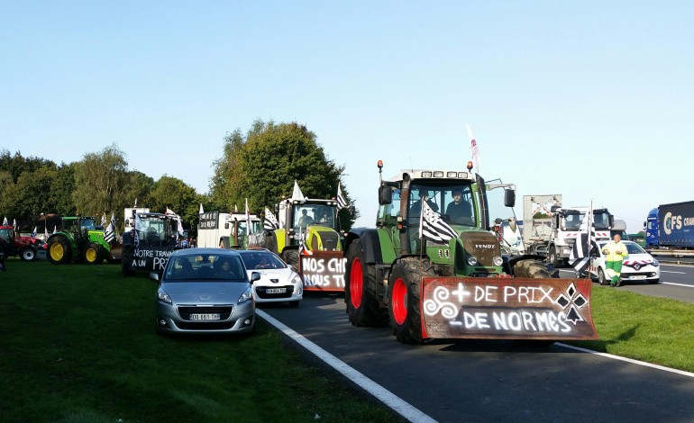 Perturbations sur l'A13 : les agriculteurs en route vers Paris