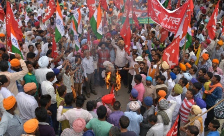 New Delhi (AFP). Inde : des millions de travailleurs en grève contre les réformes de Modi