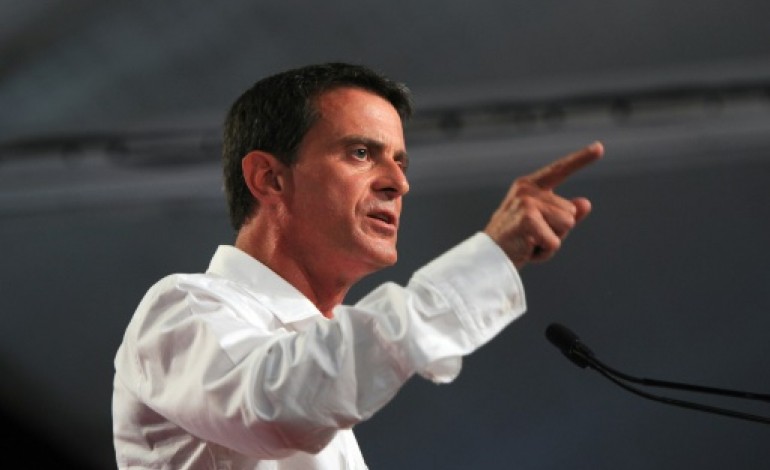 Paris (AFP). Agriculture: Valls annonce de nouvelles aides, un message d'amour du gouvernement