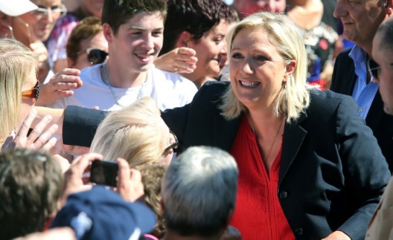 Marseille (AFP). Marine Le Pen ouvre son université d'été sous la menace de venue de son père