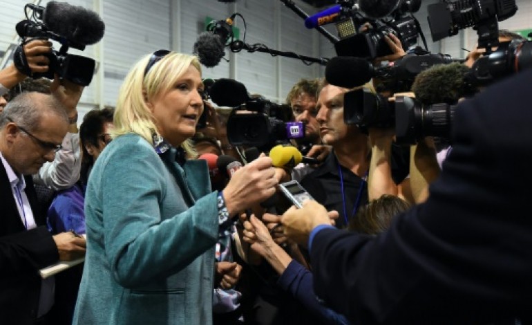 Marseille (AFP). A son Université d'été, Marine Le Pen tente d'endiguer l'exclu Jean-Marie Le Pen