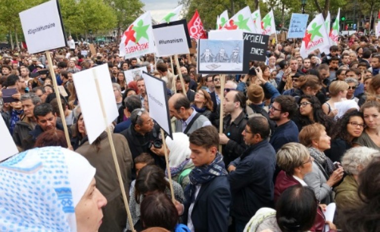 Paris (AFP). Initiatives en faveur des réfugiés après les rassemblements de samedi