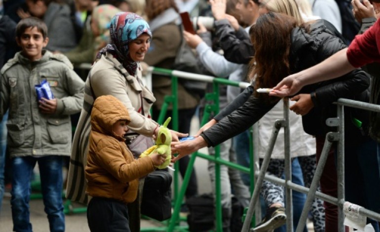 Paris (AFP). La France s'apprête à accueillir un premier contingent de réfugiés ramenés d'Allemagne