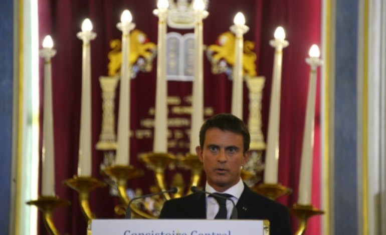 Paris (AFP). Valls: le droit d'asile est universel, on ne trie pas en fonction de la religion