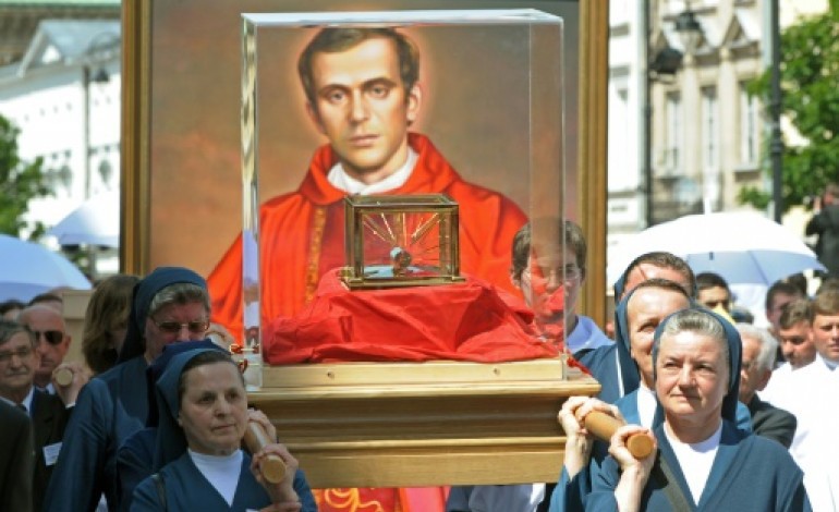 Créteil (AFP). Après une guérison spectaculaire, la canonisation du prêtre polonais en route pour Rome