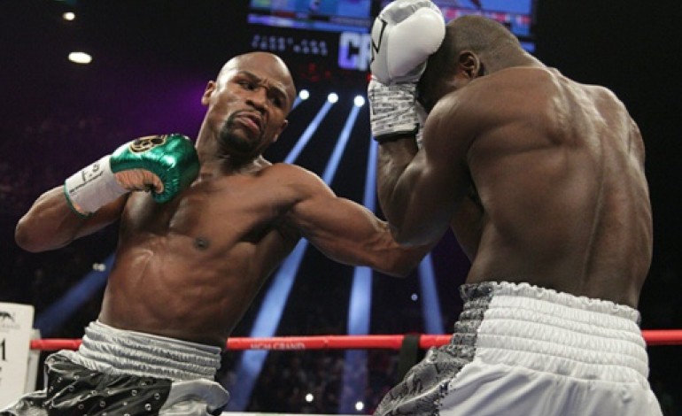 Las Vegas (Etats-Unis) (AFP). Boxe: Mayweather remporte son dernier combat et égale Marciano