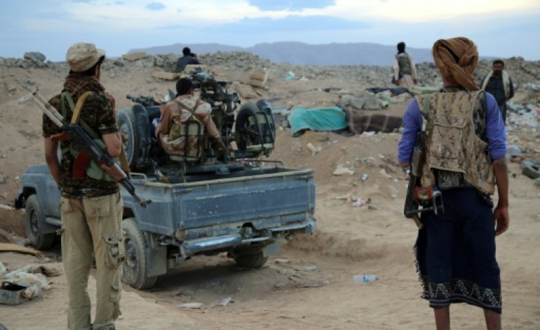 Al-Aber (Yémen) (AFP). Yémen: vaste offensive terrestre près de Sanaa, pourparlers de paix compromis