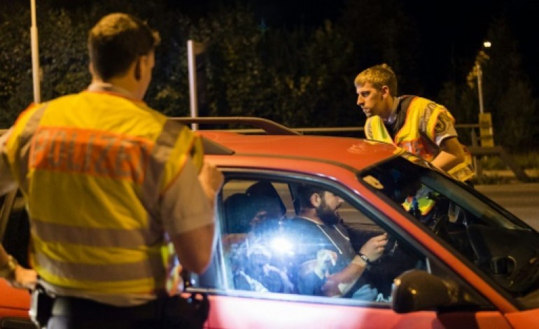 FREILASSING (Allemagne) (AFP). Réfugiés: l'Allemagne réintroduit les contrôles frontaliers, réunion à Bruxelles