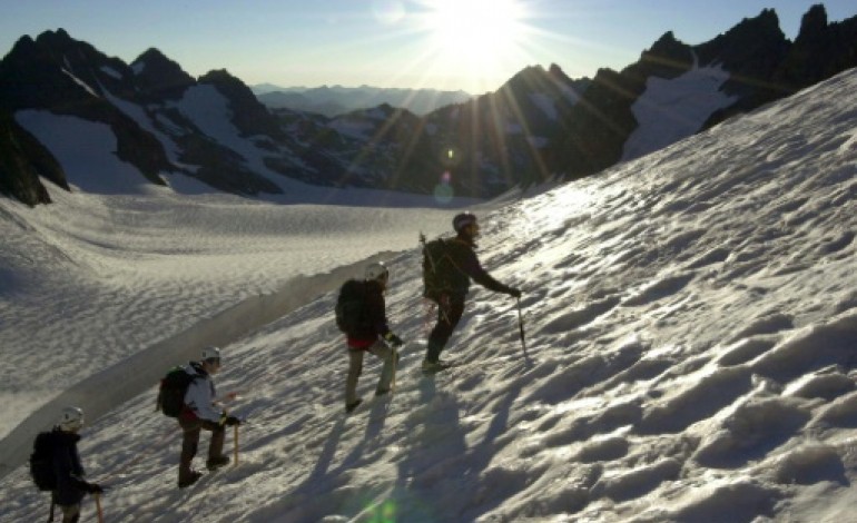 Briançon (France) (AFP). Sept alpinistes meurent dans une avalanche dans les Ecrins