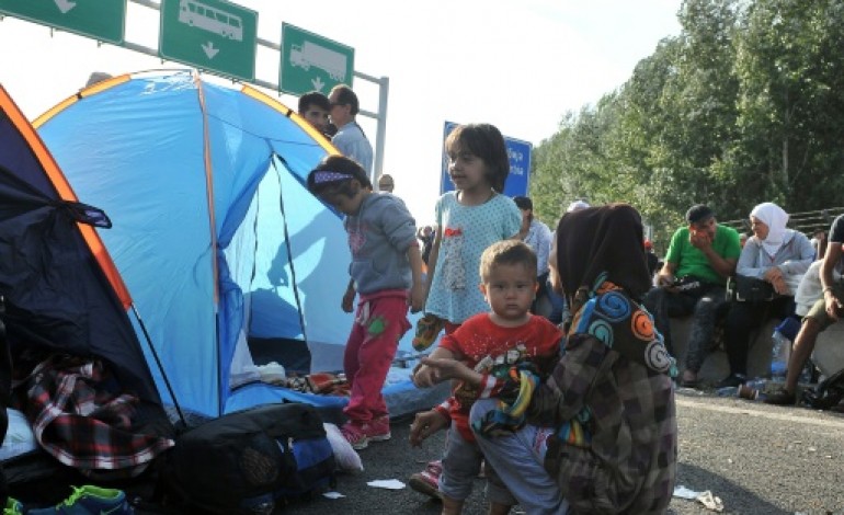 tovarnik (Croatie) (AFP). Les premier migrants sont entrés en Croatie depuis la fermeture de la frontière hongroise