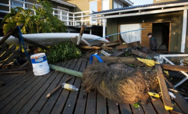 Illapel (Chili) (AFP). Nuit de cauchemar au Chili après un séisme qui a fait dix morts
