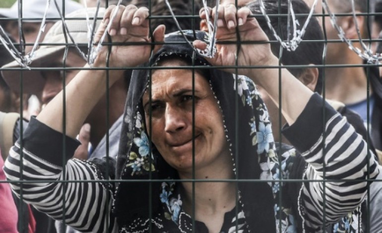 Stockholm (AFP). Valls à la Hongrie: traiter chaque migrant avec humanité 