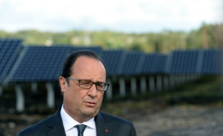 Tulle (AFP). Déclarations de Macron: Hollande se dit attaché au statut des fonctionnaires