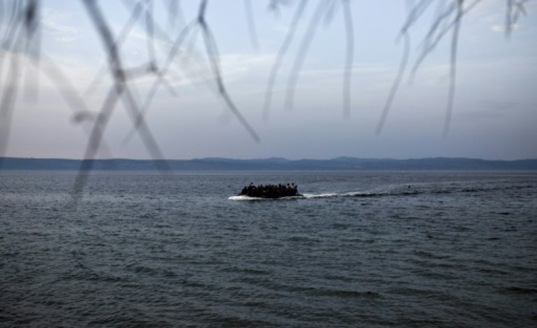 Çanakkale (Turquie) (AFP). Turquie: 13 noyés dans la collision d'un bateau de migrants et d'un ferry