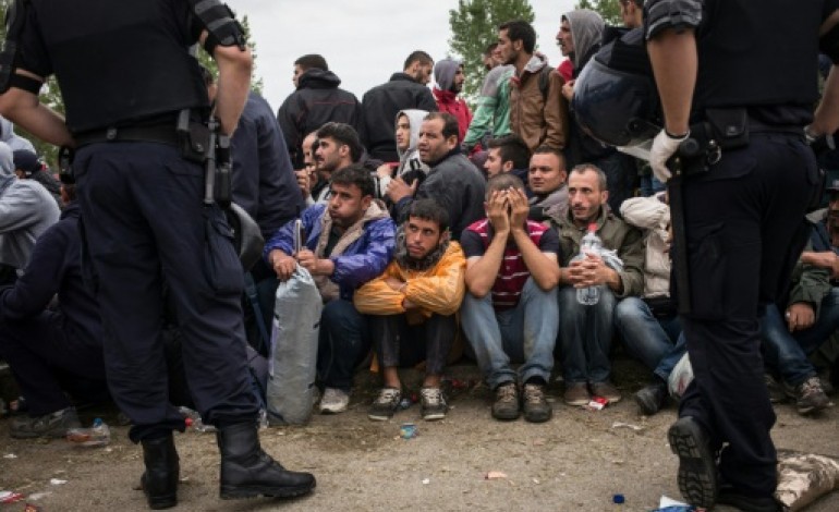 Bruxelles (AFP). L'UE s'accorde sur la répartition de 120.000 réfugiés à une large majorité (officiel)