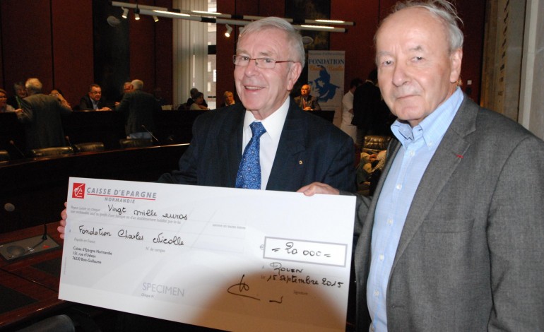Un don de 20 000€ au CHU de Rouen pour l'achat d'un détecteur de tumeur