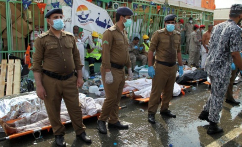 Mina (Arabie saoudite) (AFP). Plus de 700 morts dans une bousculade, l'un des pires drames à La Mecque