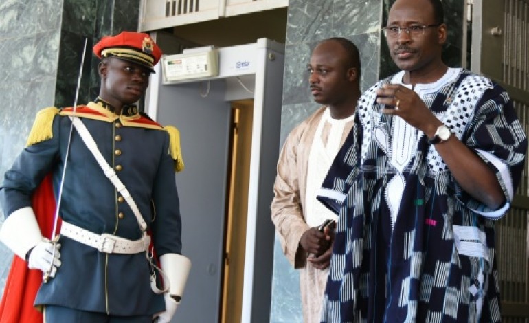 Ouagadougou (AFP). Tension au Burkina autour du désarmement du régiment putschiste dissous