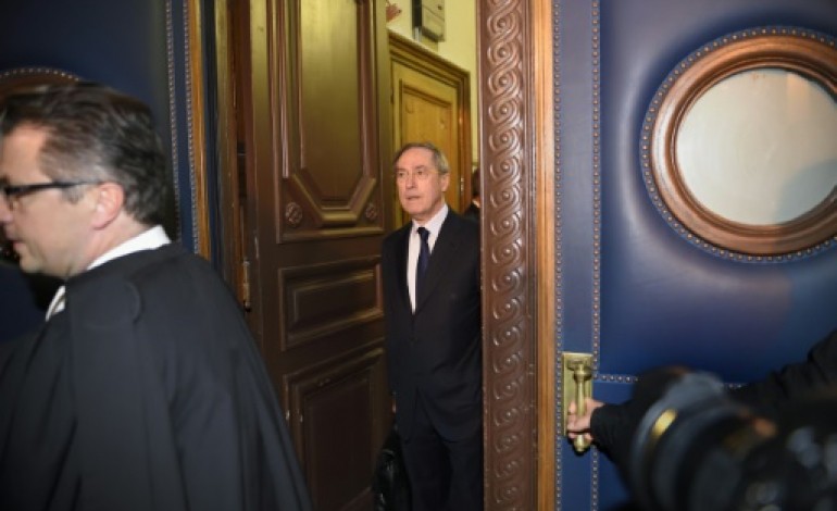 PARIS (AFP). Ouverture à Paris du procès des primes en liquide de Claude Guéant
