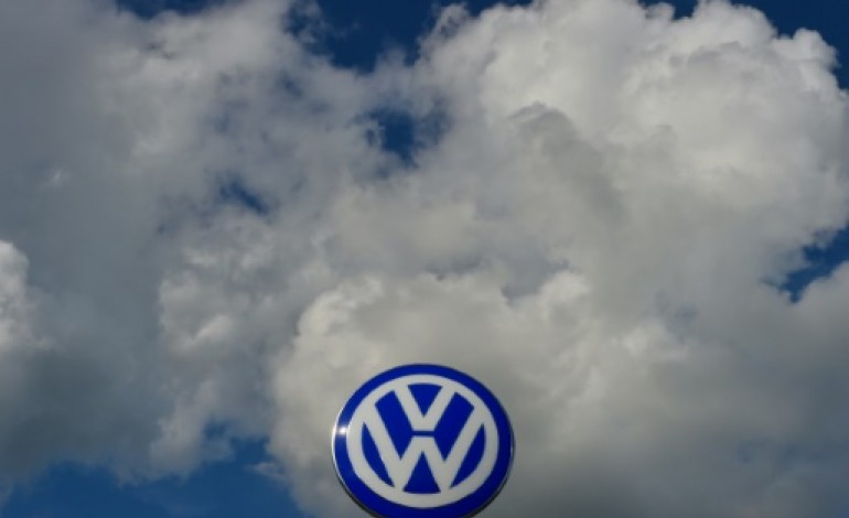 Francfort (AFP). Moteurs truqués: Volkswagen poursuit les révélations et promet un plan d'action