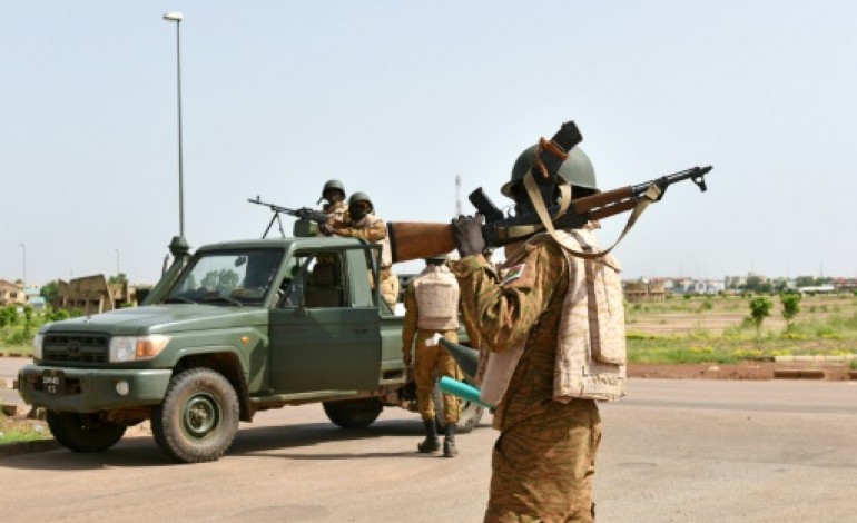 Ouagadougou (AFP). Burkina: tirs d'armes lourdes sur la base où sont retranchés des ex-putschistes