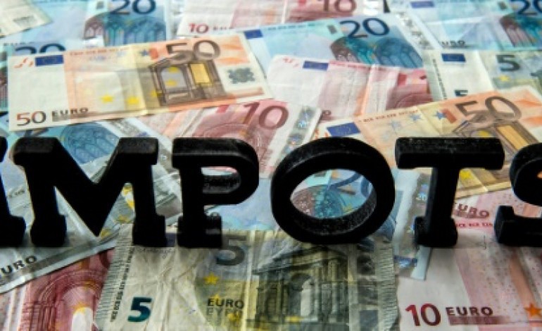 Paris (AFP). Bercy dévoile son budget 2016: baisse d'impôts, économies et aides aux entreprises