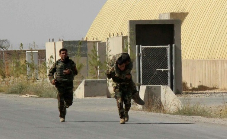 Kunduz (Afghanistan) (AFP). Afghanistan: l'Otan à la rescousse de l'armée pour reprendre Kunduz aux talibans