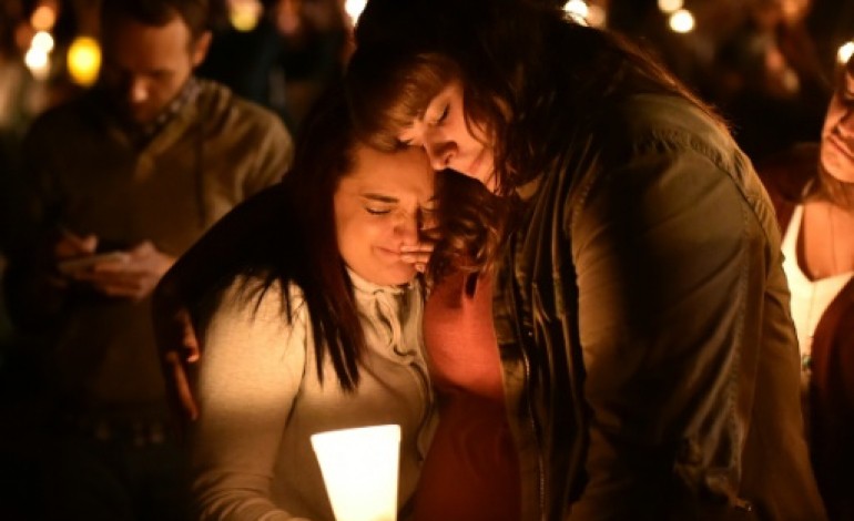 Roseburg (Etats-Unis) (AFP). Dix morts dans une nouvelle tuerie sur un campus américain