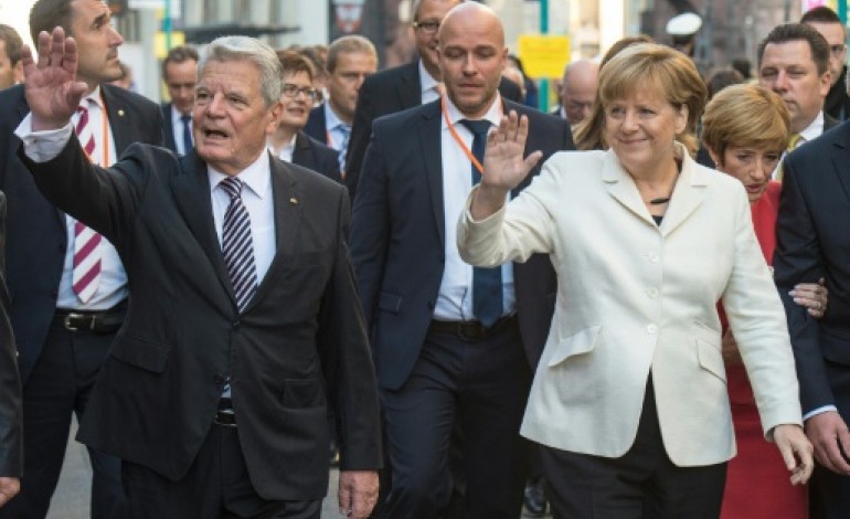 Berlin (AFP). L'Allemagne fête les 25 ans de sa Réunification sur fond de crise des réfugiés 