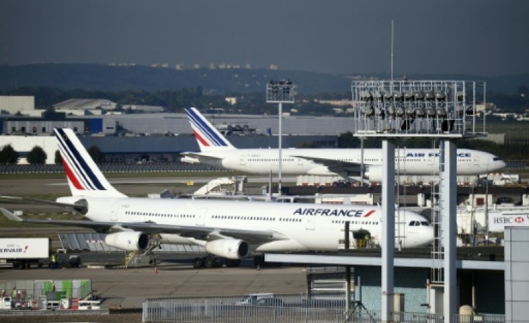 Paris (AFP). Grève à Air France: pas d'annulations de  vols, mais des retards prévus lundi
