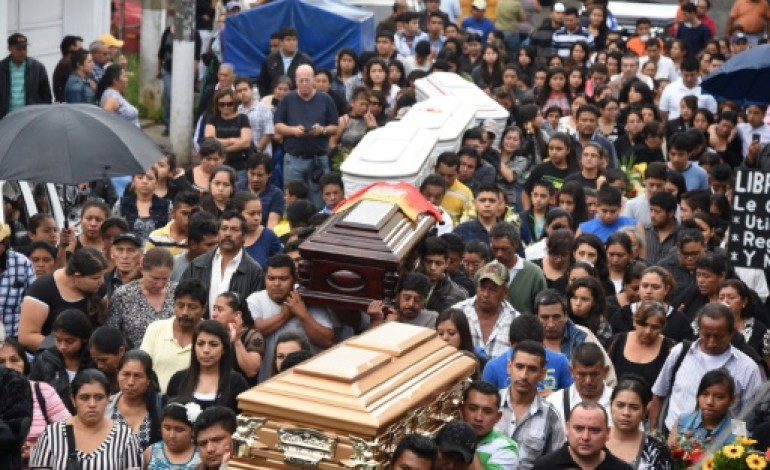 Santa Catarina Pinula (Guatemala) (AFP). Guatemala: le bilan du glissement de terrain passe à 131 morts 