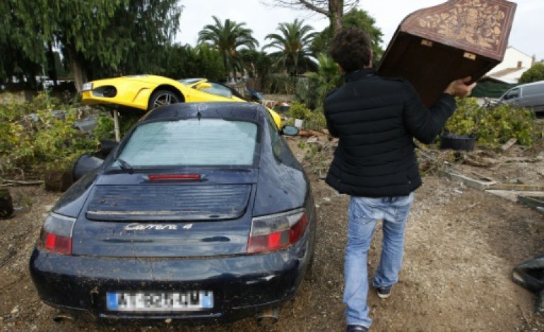 Biot (France) (AFP). Sur la Côte d'Azur, les recherches reprennent et la reconstruction débute
