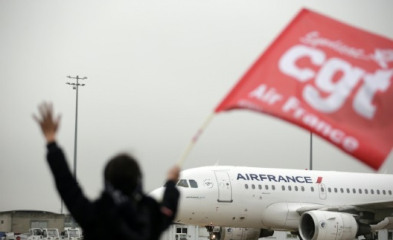 Paris (AFP). Air France: la direction confirme 2.900 postes menacés par le plan de restructuration