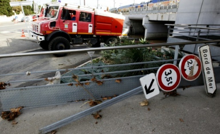 Cannes (AFP). Côte d'Azur: 1.800 foyers toujours privés d'électricité, le trafic SNCF très perturbé