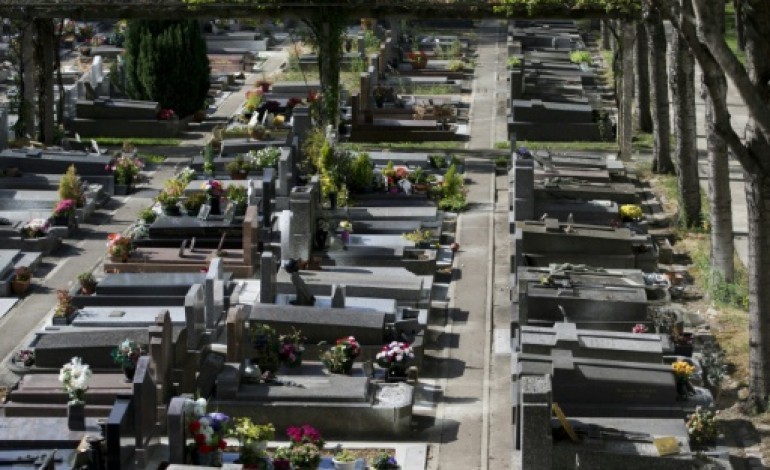 Paris (AFP). Obsèques: les jeunes préfèrent l'inhumation, les séniors la crémation
