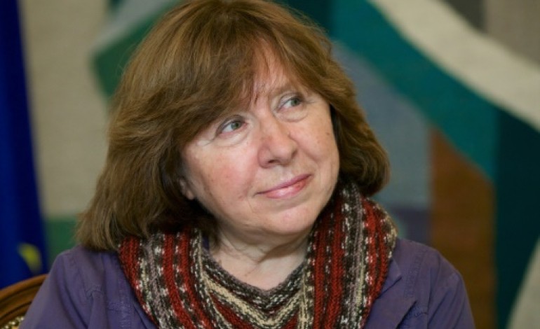 Stockholm (AFP). Le Nobel de littérature couronne Svetlana Alexievitch, voix dissidente du Bélarus